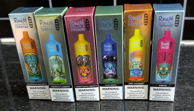 RandM Tornado 9000 : L'&Eacute;lu des Vapes Jetables