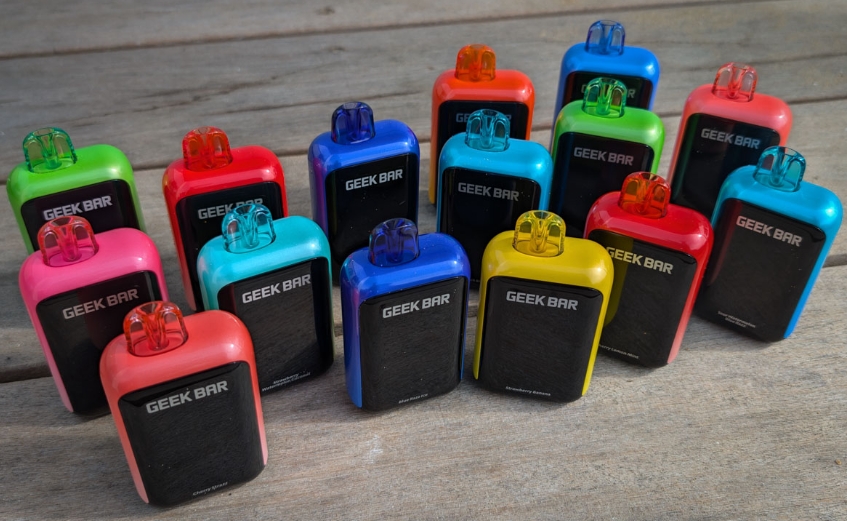 D&eacute;couvrez l&rsquo;univers des cigarettes &eacute;lectroniques Geek Bar : Simplicit&eacute; et saveurs au rendez-vous